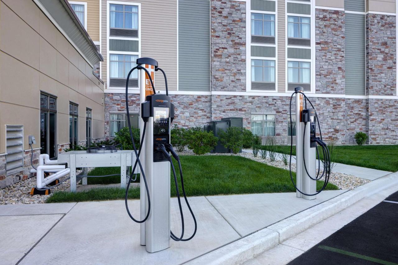 Homewood Suites By Hilton Oak Creek Milwaukee Exterior photo