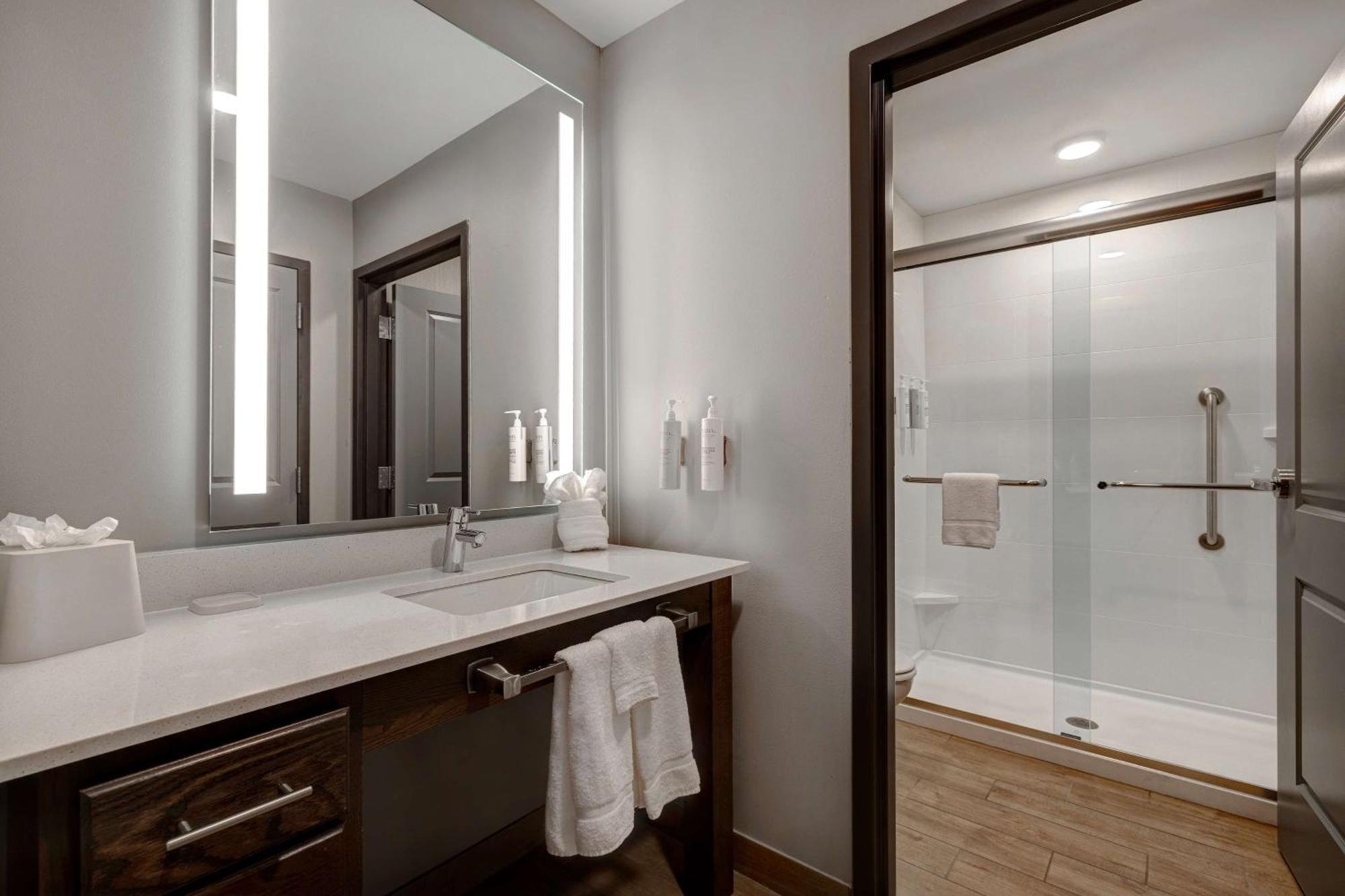 Homewood Suites By Hilton Oak Creek Milwaukee Exterior photo
