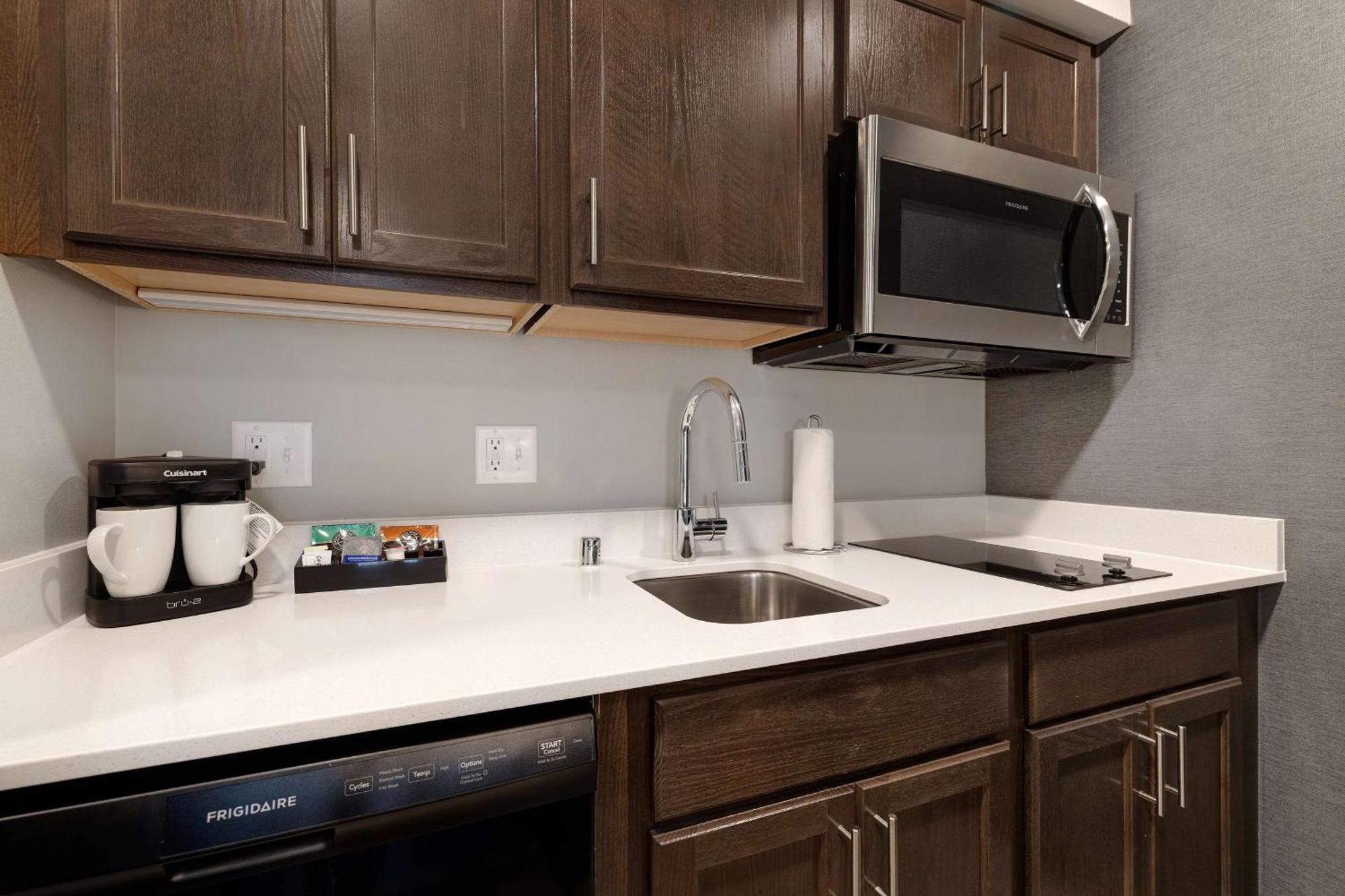 Homewood Suites By Hilton Oak Creek Milwaukee Exterior photo