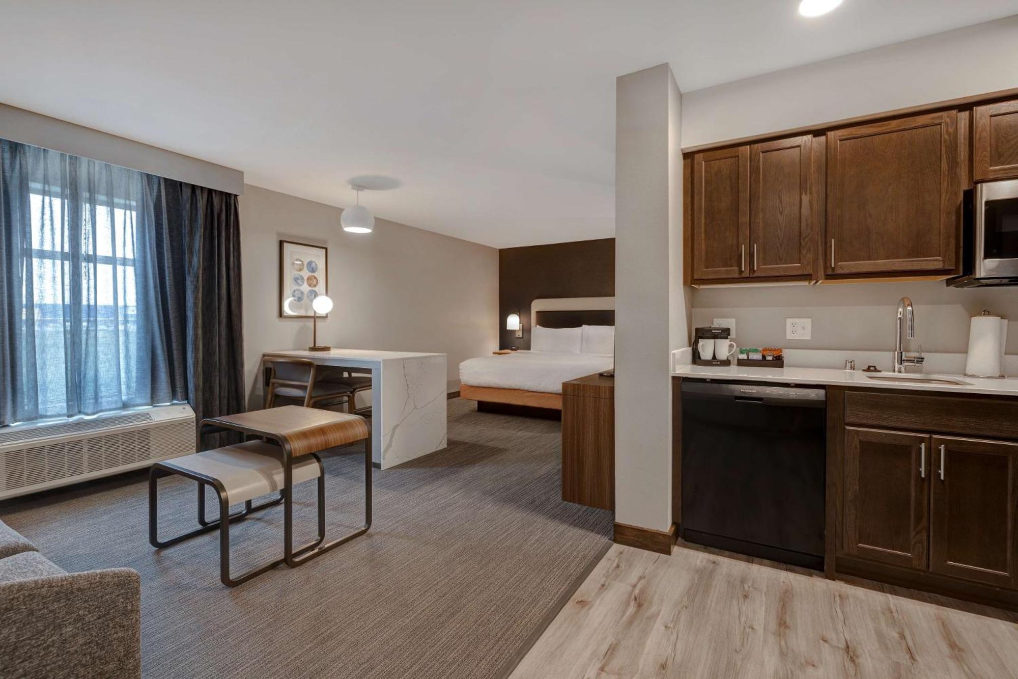 Homewood Suites By Hilton Oak Creek Milwaukee Exterior photo